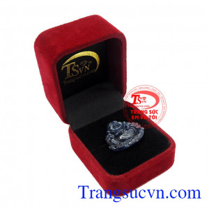 Mọi người chỉ cần nhìn ngắm hình ảnh Đức Phật Di Lặc phúc hậu với nụ cười vô tư lự cũng có thể khiến cho những buồn phiền được nguôi ngoai đi phần nào,Mặt phật Di Lặc Sapphire cầu tài lộc