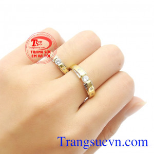 Nhẫn cưới vàng hạnh phúc bền lâu thương hiệu Trang sức Em và Tôi uy tín, đảm bảo chất lượng, giao hàng toàn quốc,Nhẫn cưới vàng hạnh phúc bền lâu