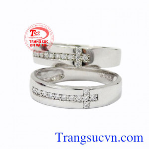 Nhẫn cưới vàng trắng trơn giao hàng trên toàn quốc, bảo hành uy tín.