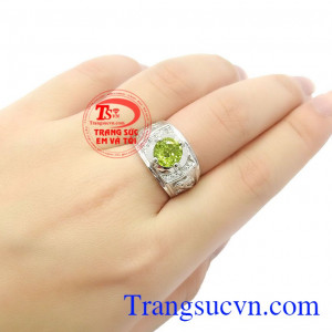 Loại đá này là đá sinh dành cho tháng 8, 9 và 10 và có thể là món trang sức tuyệt đẹp,Nhẫn nam bạc Peridot cá tính