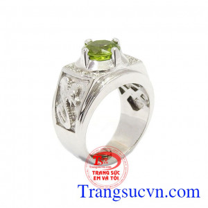Nhẫn nam bạc Peridot cá tính được gắn đá Peridot chất lượng, màu sắc bắt mắt mang lại vẻ đẳng cấp, sang trọng cho phái mạnh,Nhẫn nam bạc Peridot cá tính