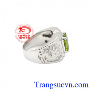 Bài trừ tà tâm, hạn chế nóng giận, suy nghĩ thông suốt, đả thông kinh mạch,Nhẫn nam bạc Peridot thiên nhiên