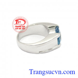 Giúp chủ nhân đưa ra những ý tưởng, sáng kiến mới, quyết định đúng đắn, khiến họ luôn cảm thấy tự tin hơn và tự hào về bản thân mình,Nhẫn nam bạc Topaz mạnh mẽ