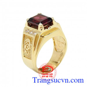 Nhẫn nam Garnet nam tính thiết kế tỉ mỉ và sắc nét đến từng chi tiết,Nhẫn nam Garnet nam tính