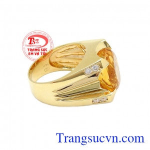 Kiểu dáng nam tính, hợp thời trang, dễ dàng kết hợp với nhiều loại trang phục khác nhau,Nhẫn nam thạch anh vàng cao cấp