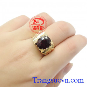Ngoài ra, loại đá này có tác dụng tuyệt vời trong việc giúp điều hòa và lưu thông mạch máu trong cơ thể, giúp cơ thể có khả năng điều tiết tốt hơn,Nhẫn nam vàng Garnet đẹp