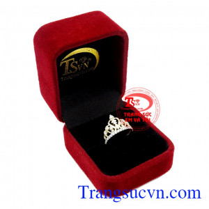 Sản phẩm thích hợp làm quà tặng cho người thân hoặc bạn bè,Nhẫn nữ vàng màu vương miện