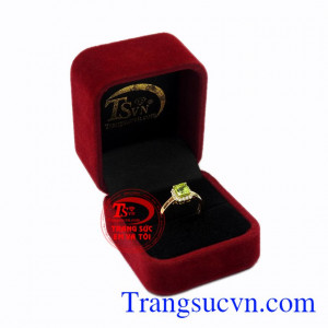 Nhẫn nữ vàng Peridot xinh xắn