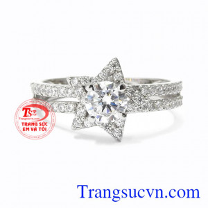 Nhẫn nữ vàng trắng lấp lánh vàng 10k mang lại vẻ tươi tắn, trẻ trung cho phái đẹp.