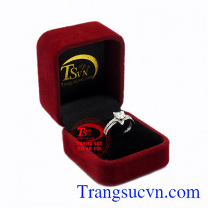 Nhẫn nữ vàng trắng lấp lánh