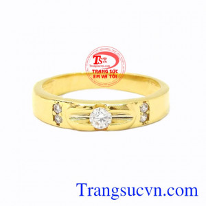 Nhẫn nữ vàng trang nhã được thiết kế nhỏ xinh từ vàng 10k chất lượng.
