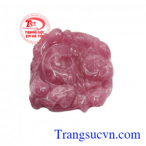 Phật di lặc ruby thành công được chế tác từ đá ruby thiên nhiên mang nhiều năng lượng tốt
