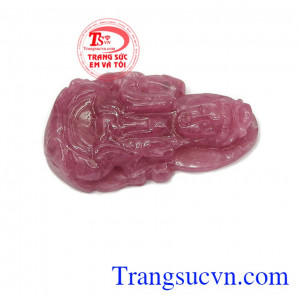 Phật ngọc ruby