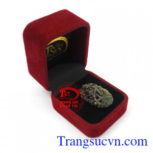 Phật Quan Âm sapphire an nhiên phù hợp làm quà tặng cho người bạn yêu thương