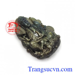 Phật Quan Âm Sapphire bình an phù hợp bọc vàng làm mặt dây chuyền sang trọng, đẳng cấp, thời trang