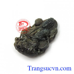 Phật Quan Âm Sapphire bình an có tấm lòng lương thiện, yêu thương nhân loại, mang lại may mắn, lạc quan, vui vẻ, loại bỏ điềm xui cho người đeo