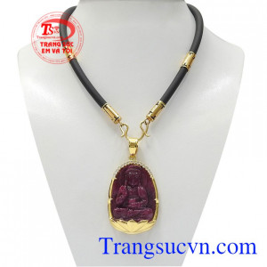 Bộ mặt dây phật bản mệnh tuổi Tuất-Hợi được chế tác tinh tế mang lại vẻ sang trọng cho người đeo.