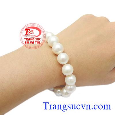 Với phụ nữ, ngọc trai chính là một trong những món đồ không thể thiếu trong tủ đồ trang sức. Chuỗi tay ngọc trai đẹp