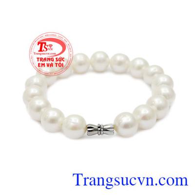 Chuỗi tay ngọc trai đẹp mang phong cách quý phái, sang trọng và đẳng cấp.