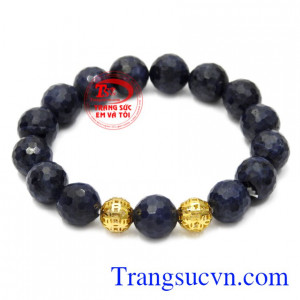 Chuỗi tay vàng Sapphire được chế tác tinh xảo, sắc nét.