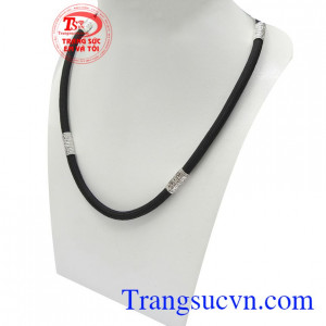 Dây dù bọc vàng trắng thời trang phù hợp nhiều trang phục và lứa tuổi khác nhau