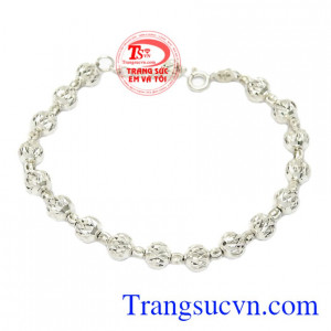 Lắc tay nữ bi bạc hợp thời trang, là món quà tinh tế dành cho người thương vào những dịp đặc biệt.