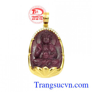 Mặt dây phật bản mệnh tuổi Tuất- Hợi vàng 14k được chế tác tinh tế, tỉ mỉ.
