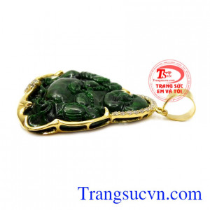 Mặt dây vàng Jadeite Phật Di Lặc sẽ là món quà ý nghĩa để dành tặng cho người thân, bạn bè.