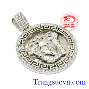 Với thiết kế nổi bật, hợp thời trang từ vàng 18k Italy nhập khẩu mang lại vẻ sang trọng, đẳng cấp,Mặt dây vàng trắng nam cao cấp