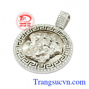 Mặt dây thuộc dòng sản phẩm cao cấp được nhiều khách hàng nam ưa chuộng và lựa chọn,Mặt dây vàng trắng nam cao cấp