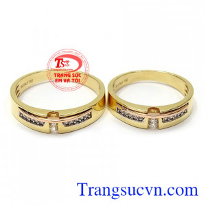 Nhẫn cưới gắn kết bền chặt là biểu tượng cho sự gắn kết yêu thương tình yêu giữa hai người