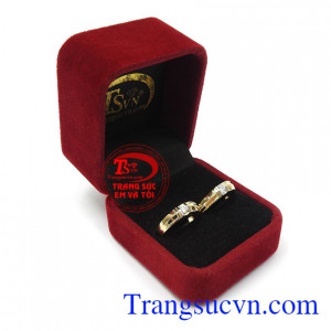 Nhẫn cưới thiết kế thời trang, bảo hành 12 tháng, giao hàng toàn quốc.