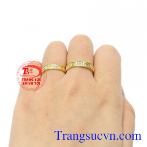 Nhẫn cưới vàng tinh tế 18k.