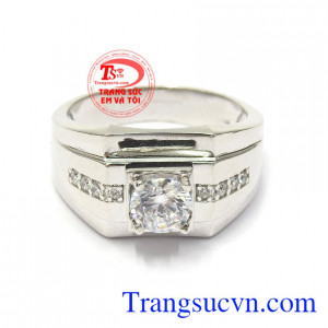 Nhẫn nam vàng trắng phong độ là sản phẩm rất được phái mạnh ưa chuộng
