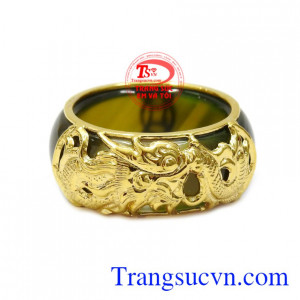 Nhẫn ngọc mã não bọc rồng danh vọng vàng 10k đem lại may mắn về phong thủy và sức khỏe dành cho phái mạnh.
