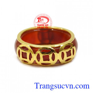 Nhẫn ngọc mã não kim tiền vàng 10k sẽ là món quà may mắn dành tặng cho người thân, bạn bè.