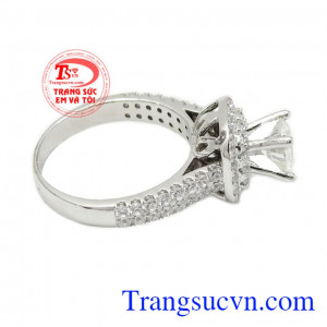 Dễ dàng kết hợp với nhiều loại trang phục khác nhau và mọi lứa tuổi,Nhẫn nữ vàng trắng cao cấp