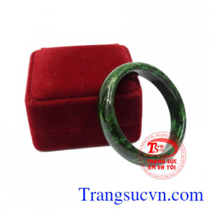 Sản phẩm thích hợp dành tặng cho người thân của bạn. Vòng cẩm thạch thiên nhiên thịnh vượng.