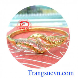Vòng tay vàng sang trọng