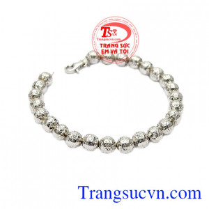 Lắc bi vàng trắng kiêu sa được nhập khẩu trực tiếp từ Italy. 