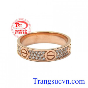 Nhẫn nam vàng hồng kim cương là một sản phẩm mới của Trang sức Em và Tôi.