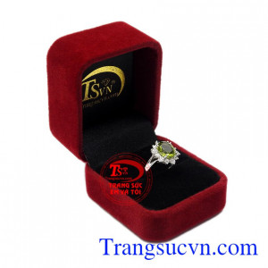 Nhẫn nữ bạc Peridot nữ tính có kiểm định uy tín.