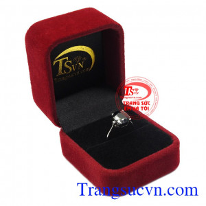 Với thiết kế đơn giản, tôn lên vẻ đẹp nổi bật giữa đám đông cho người sử dụng,Nhẫn nữ bạc Sapphire độc đáo