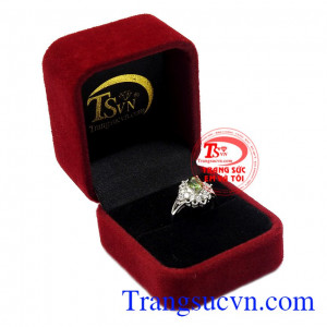 Thích hợp làm quà tặng cho người thân và bạn bè,Nhẫn nữ bạc Sapphire sang trọng