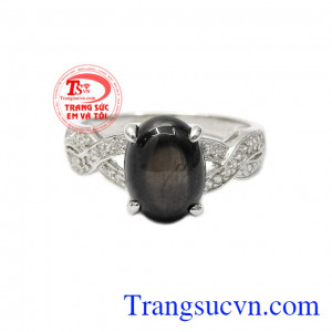Loại đá này được coi là vật dụng hỗ trợ đắc lực cho sức khỏe và tâm linh,Nhẫn nữ bạc Sapphire sao