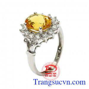 Nhẫn nữ bạc thạch anh vàng an khang được thiết kế vô cùng tỉ mỉ, bắt mắt, màu sắc đẹp,Nhẫn nữ bạc thạch anh vàng an khang