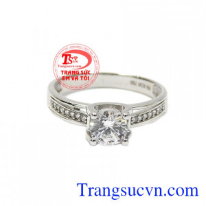 Nhẫn nữ vàng trắng tinh khôi với thiết kế không thể hoàn hảo hơn. 