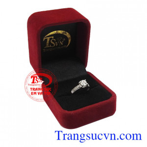 Bảo hành uy tín, giao hàng toàn quốc. Nhẫn nữ vàng trắng tinh khôi