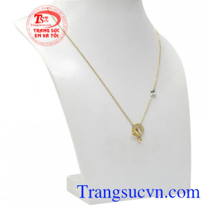 Hồ điệp được coi là loài thủy chung, chúng tượng trưng cho sự mỹ lệ, hạnh phúc và tự do của con người.