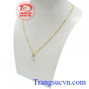 Sản phẩm còn dễ dàng kết hợp với nhiều loại dây chuyền và trang phục khác nhau tạo nên phong cách thời trang riêng biệt